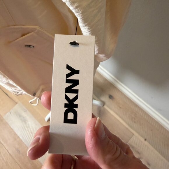 DKNY Utility Jacket Top Coconut Cream Short Sleeve Drawstring Hem NWT M - Picture 5 of 5